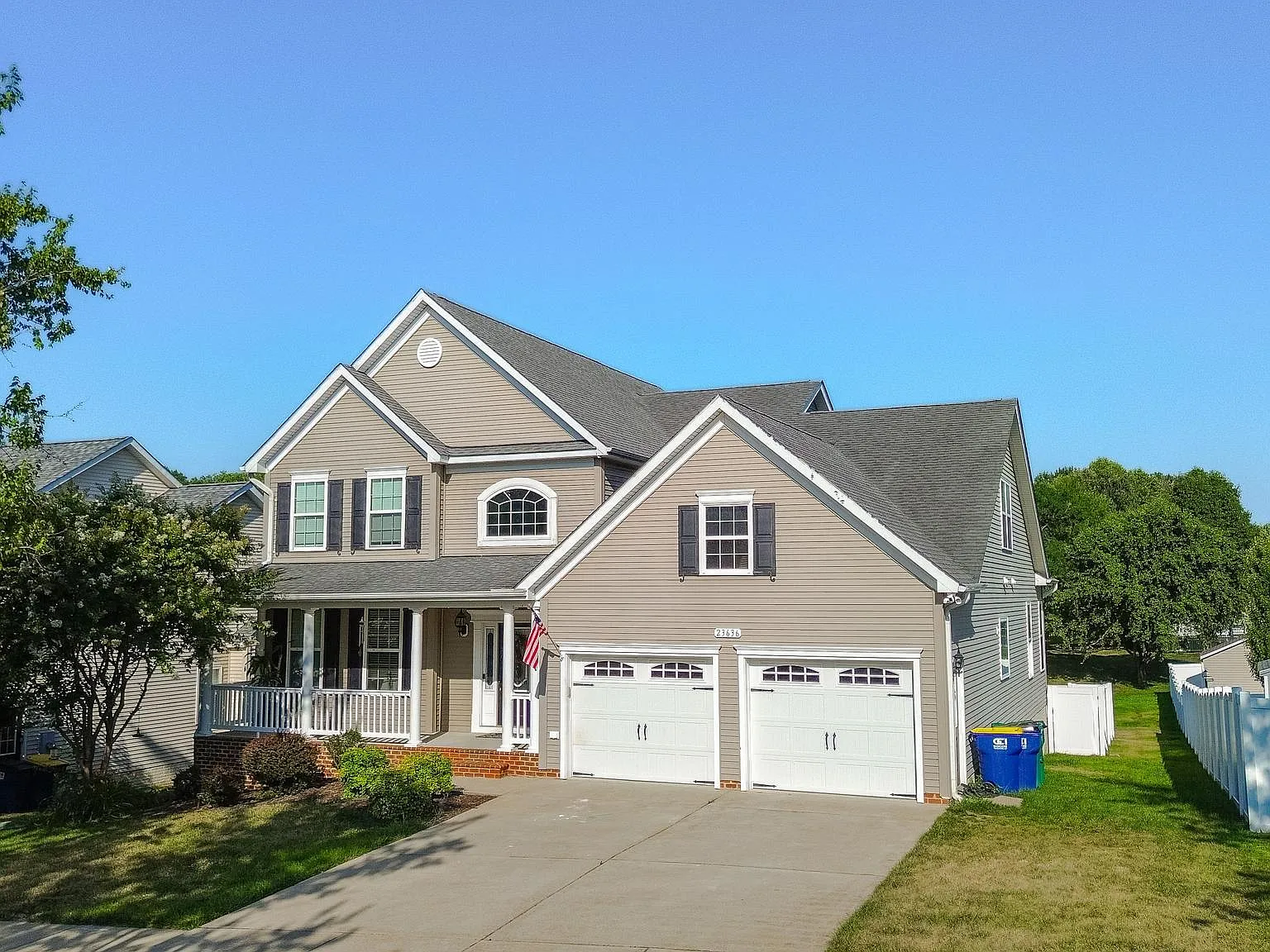4 bed, 2.5 bath, 4836 sqft, $4,000 — Photo 4