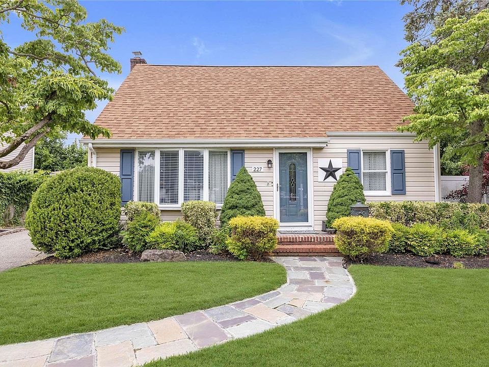 1st image of 227 Lee Avenue
