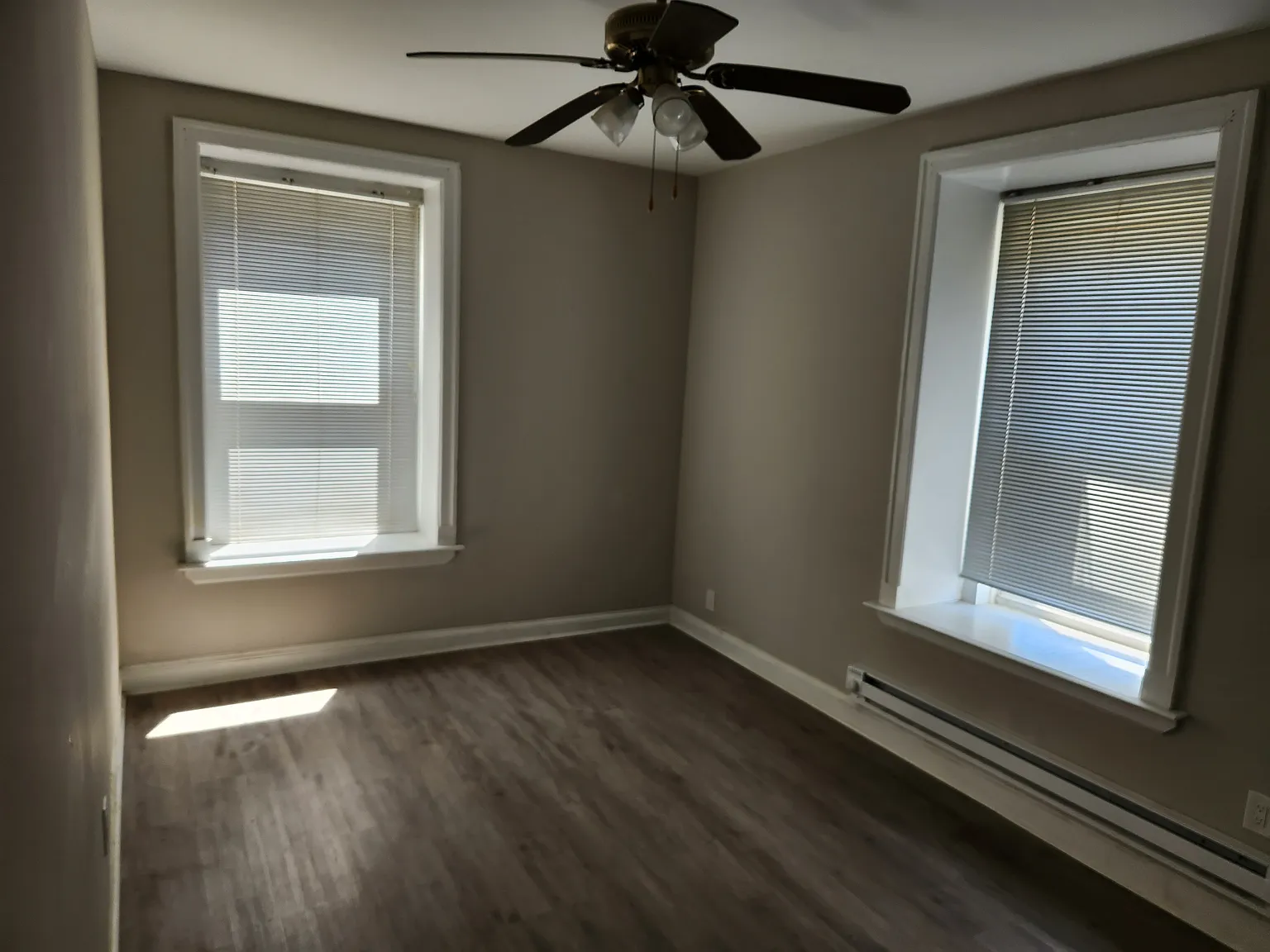 2 bed, 1000 sqft, $1,375 — Photo 4