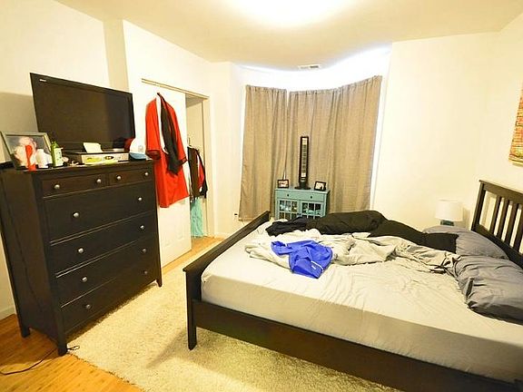5th image of 2719 Eddington St