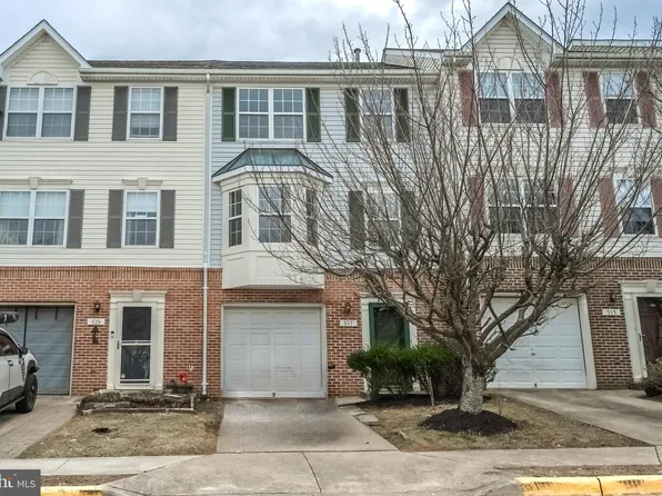 517 Highland Towne Ln, Warrenton, VA 20186