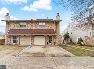 10233 Murty Ln, Philadelphia, PA 19116