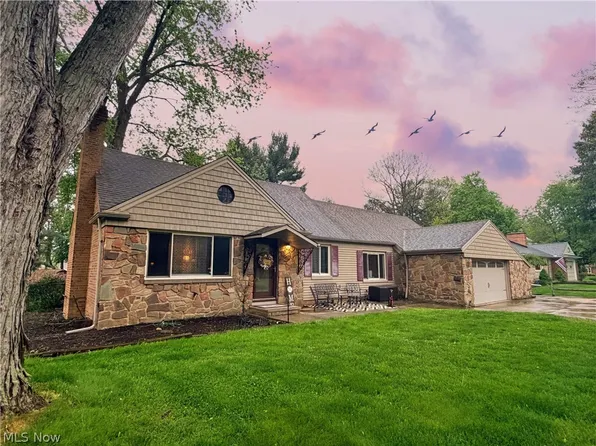11039 Fitzwater Rd, Brecksville, OH 44141