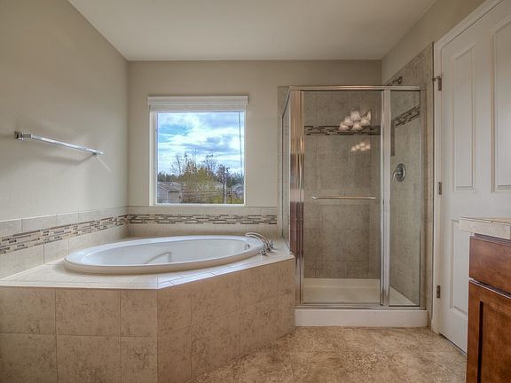 3rd image of 12803 116th Avenue Ct E