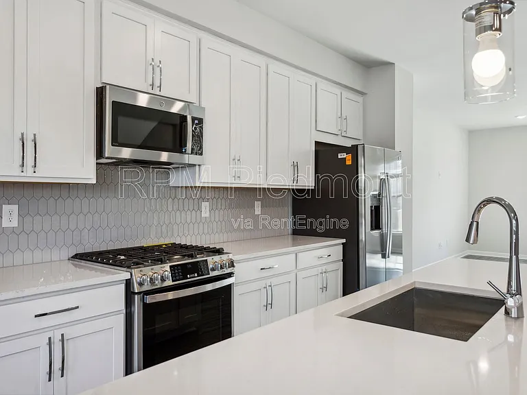 1604 Halbrook Pl SW — Photo 11