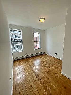 3rd image of 894 Rogers Ave #3