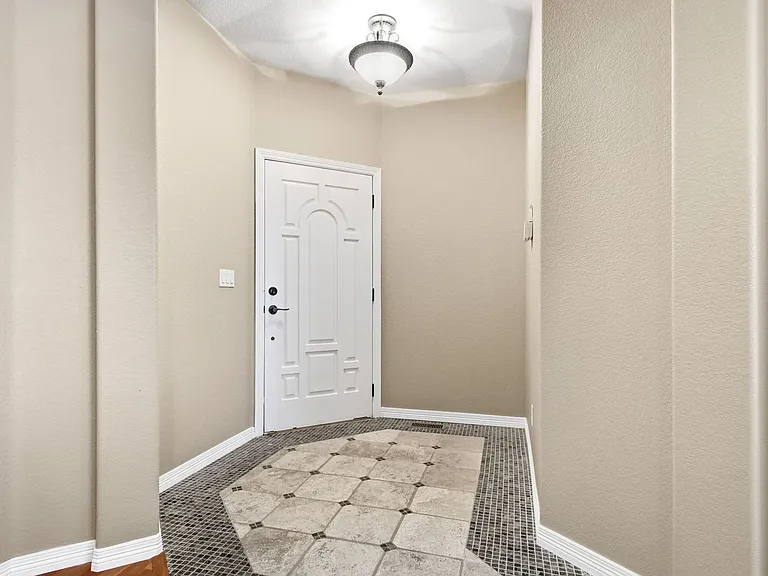11865 E Maplewood Ave — Photo 4