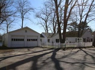 114 Waterman Lake Dr, Glocester, RI 02814