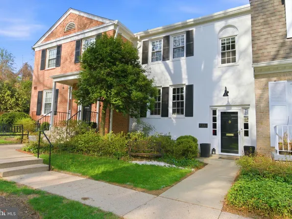 3559 Hamlet Pl, Chevy Chase, MD 20815