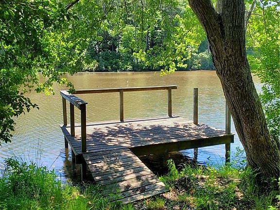 3rd image of Lynnlake Ct