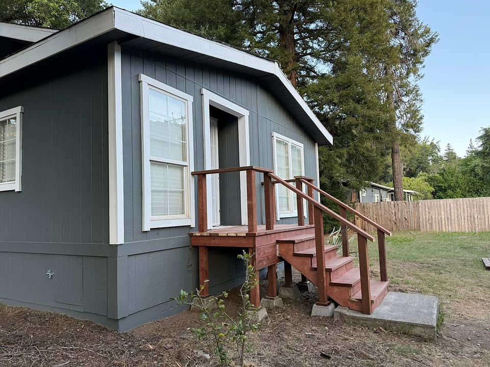 Private Front Yard