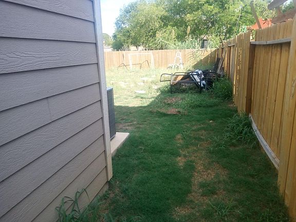 4th image of 3002 Rosalind Way