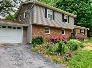 822 Murrell Rd, Signal Mountain, TN 37377