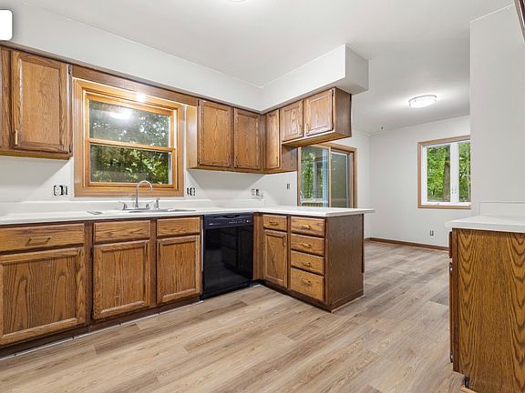 3rd image of 7200 Ashwood Ln