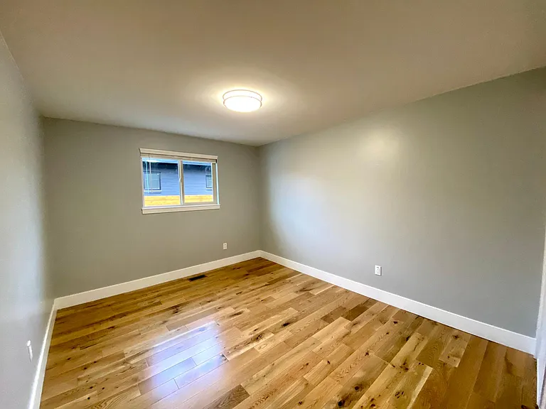 1627 E Roosevelt Ave — Photo 13