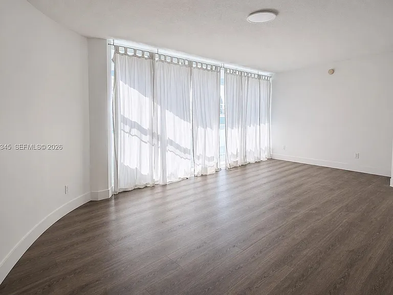 6580 Indian Creek Dr #511 — Photo 3