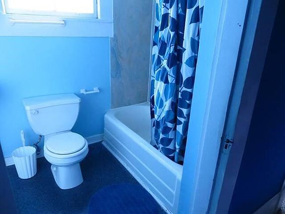 4th image of 1524 Burdette St