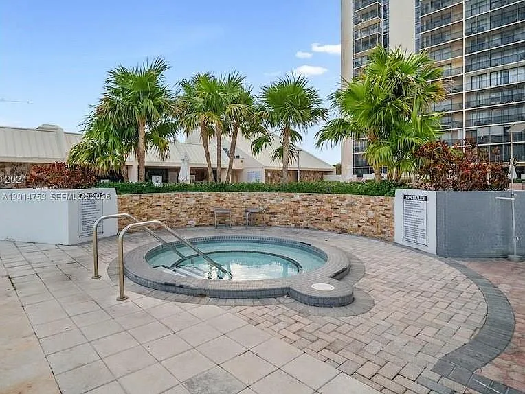 20301 W Country Club Dr #1025 — Photo 15