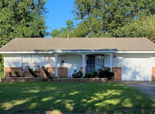 2430 Saba Ln, Port Neches, TX 77651