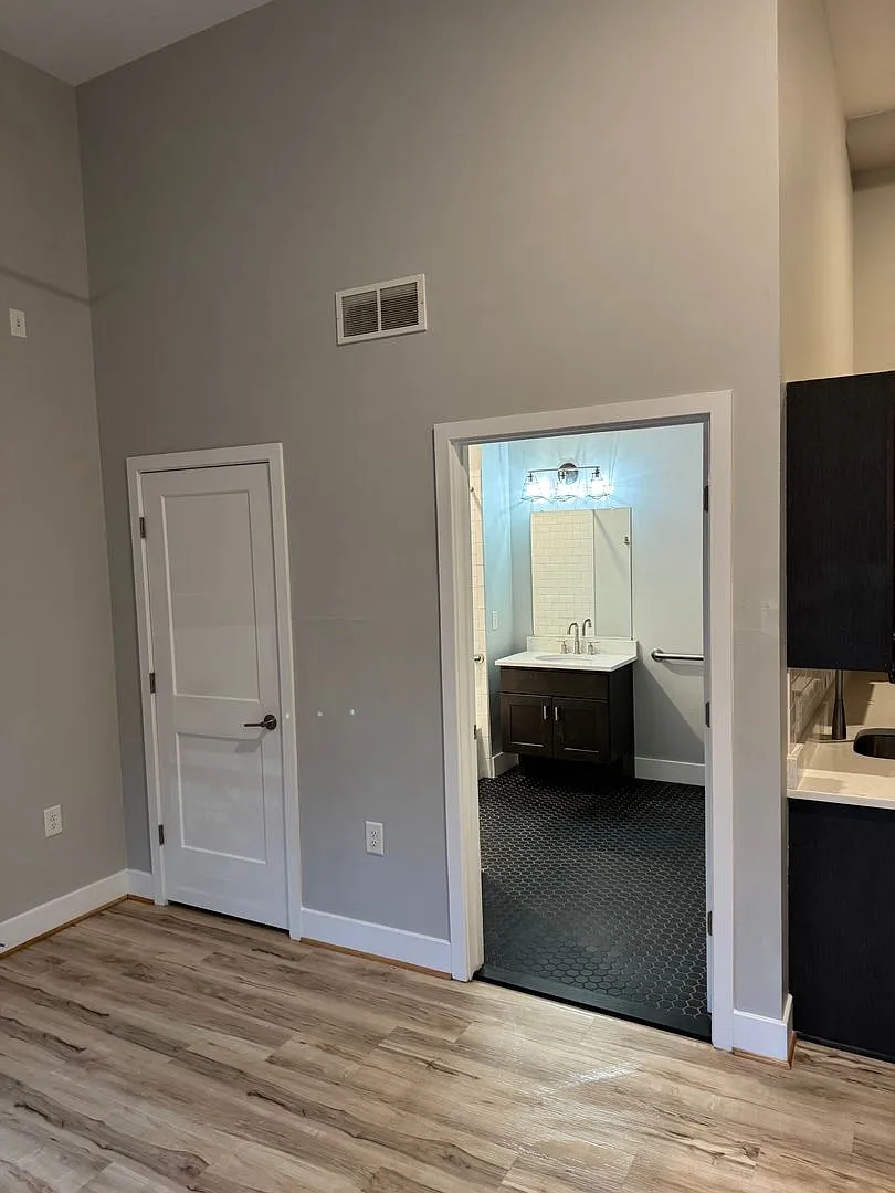 1817 Trenton, LLC — Photo 2