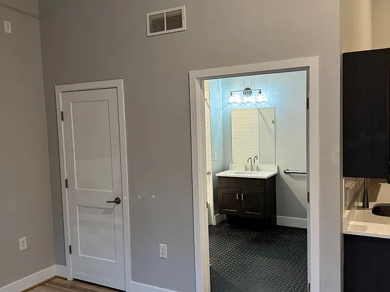 1817 Maryland Ave — Photo 11