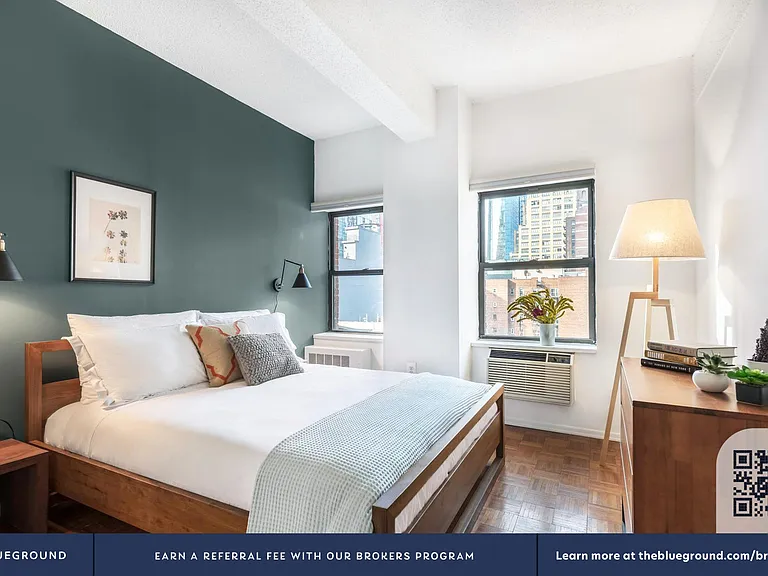 360 W 34th St #6B — Photo 9