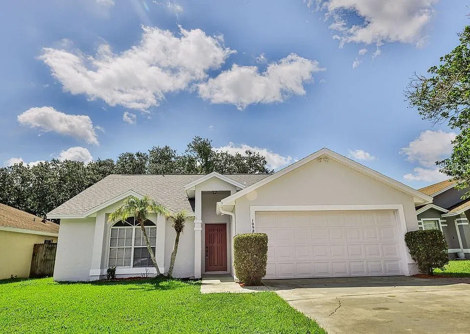 1098 Sugarberry Trl