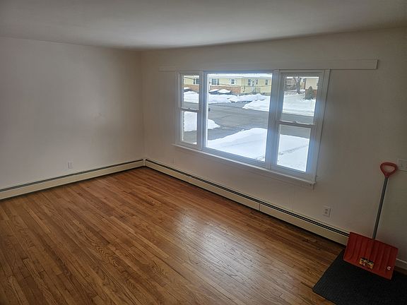 5th image of 9 Warwick Ave