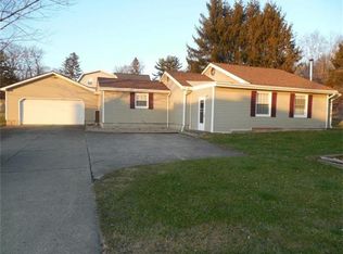 2027 Pine Hollow Blvd, Hermitage, PA 16148