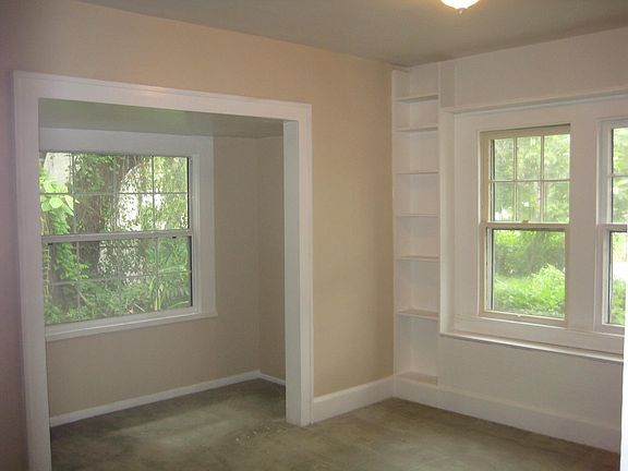 4th image of 909 Magnolia Dr