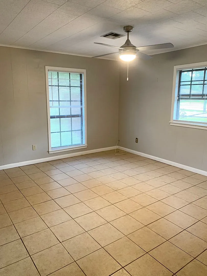 3 Bedroom 1 Bath Home in Carencro — Photo 2