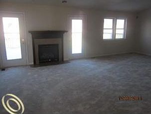 4th image of 31032 Birchlawn St