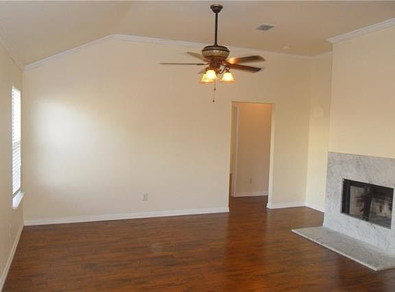 4th image of 202 Grassy Creek Dr