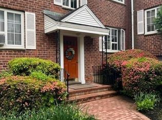 40 Nathan Hale Dr APT 62B, Huntington, NY 11743