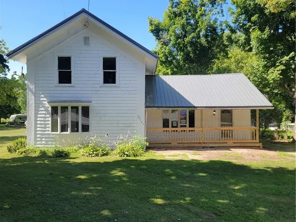 12165 Ridge Rd, Medina, NY 14103