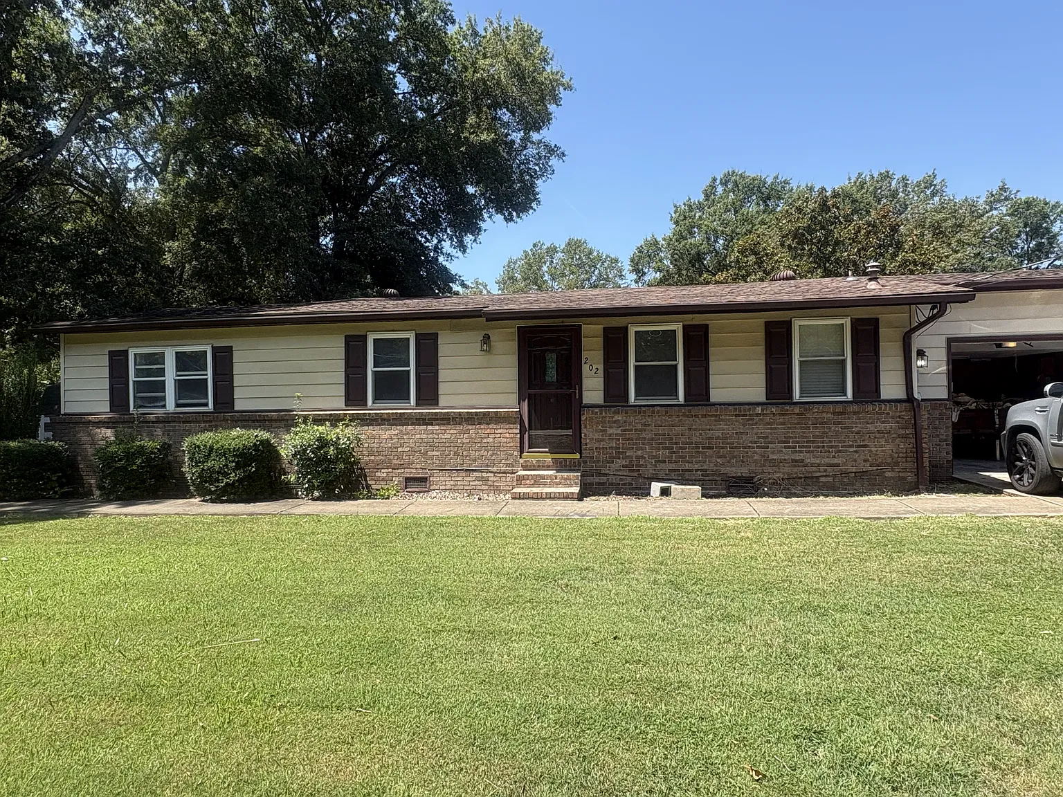 3 bed, 1120 sqft, $1,350 — Photo 1