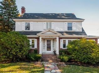 1353 Quincy Shore Dr, Quincy, MA 02169