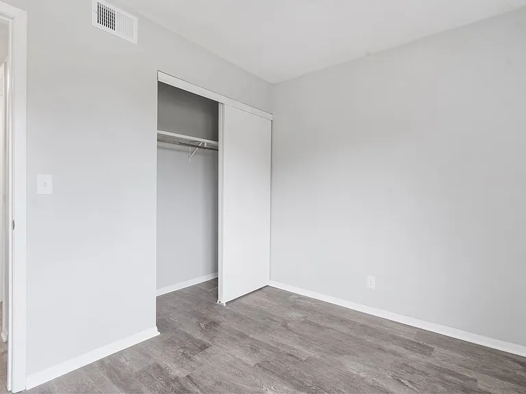 Breckenridge Davenport Apartments — Photo 99