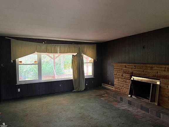 3rd image of 2627 Reeves Rd