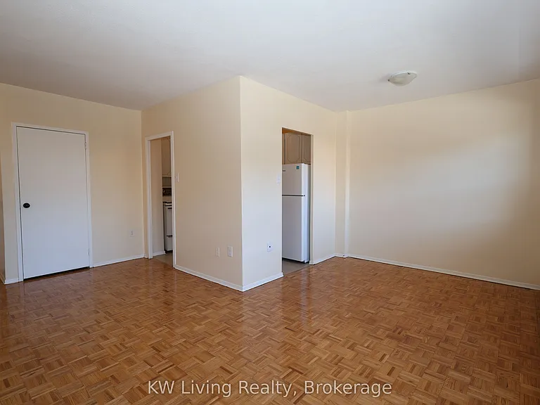 480 Lakeshore Rd E #309 — Photo 5
