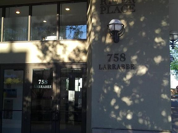 3rd image of 758 N Larrabee St APT 823