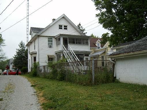 3rd image of 169 S Sandusky St
