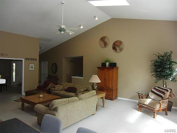 4th image of 322 Turnberry Place Dr