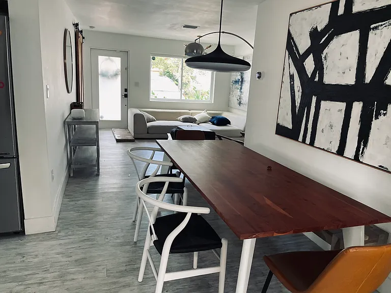 35 SW 6th St #1 — Photo 15
