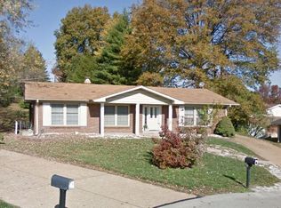 5 White Fox Ct, Florissant, MO 63033