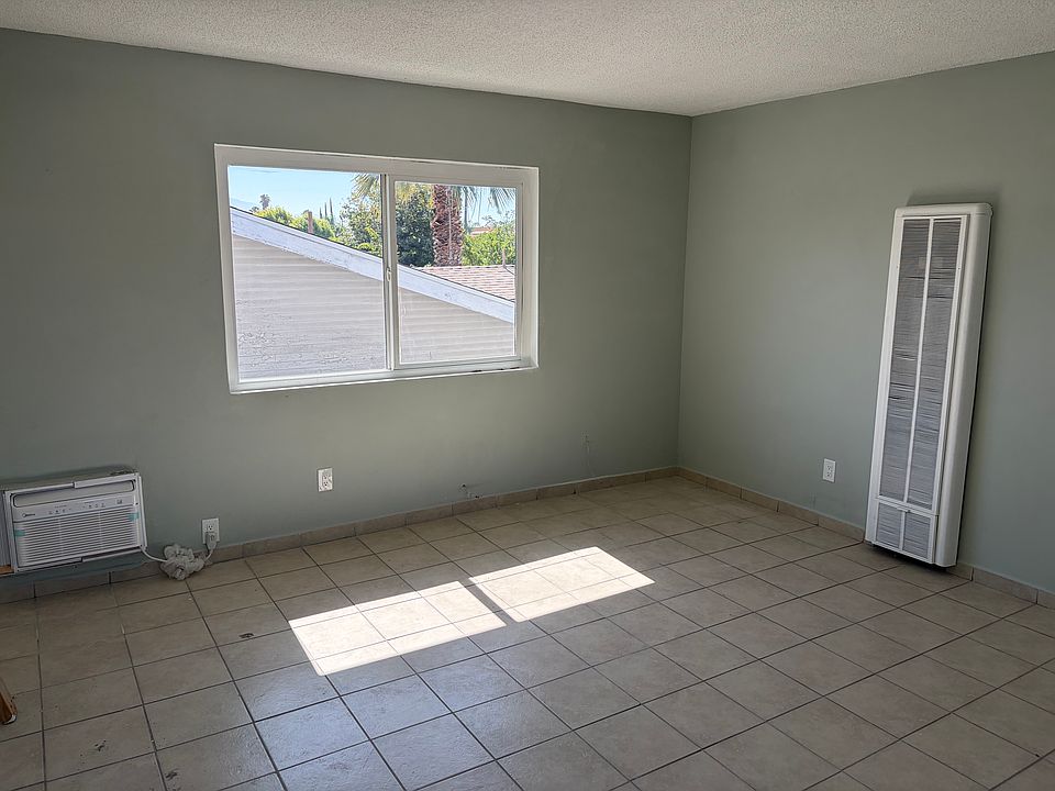 1st image of 571 W 14th St #2