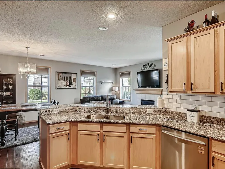 10997 Oak Grove Cir — Photo 12