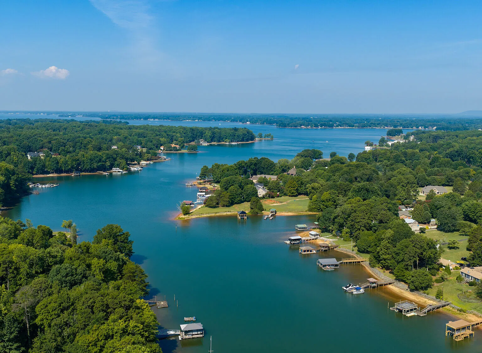 Overlook Lake Norman — Photo 1