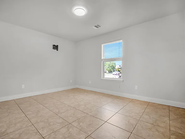 9315 Buccola Ave — Photo 19