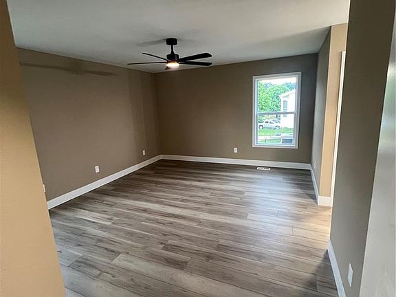 2nd image of 3812 Larkspur Lndg